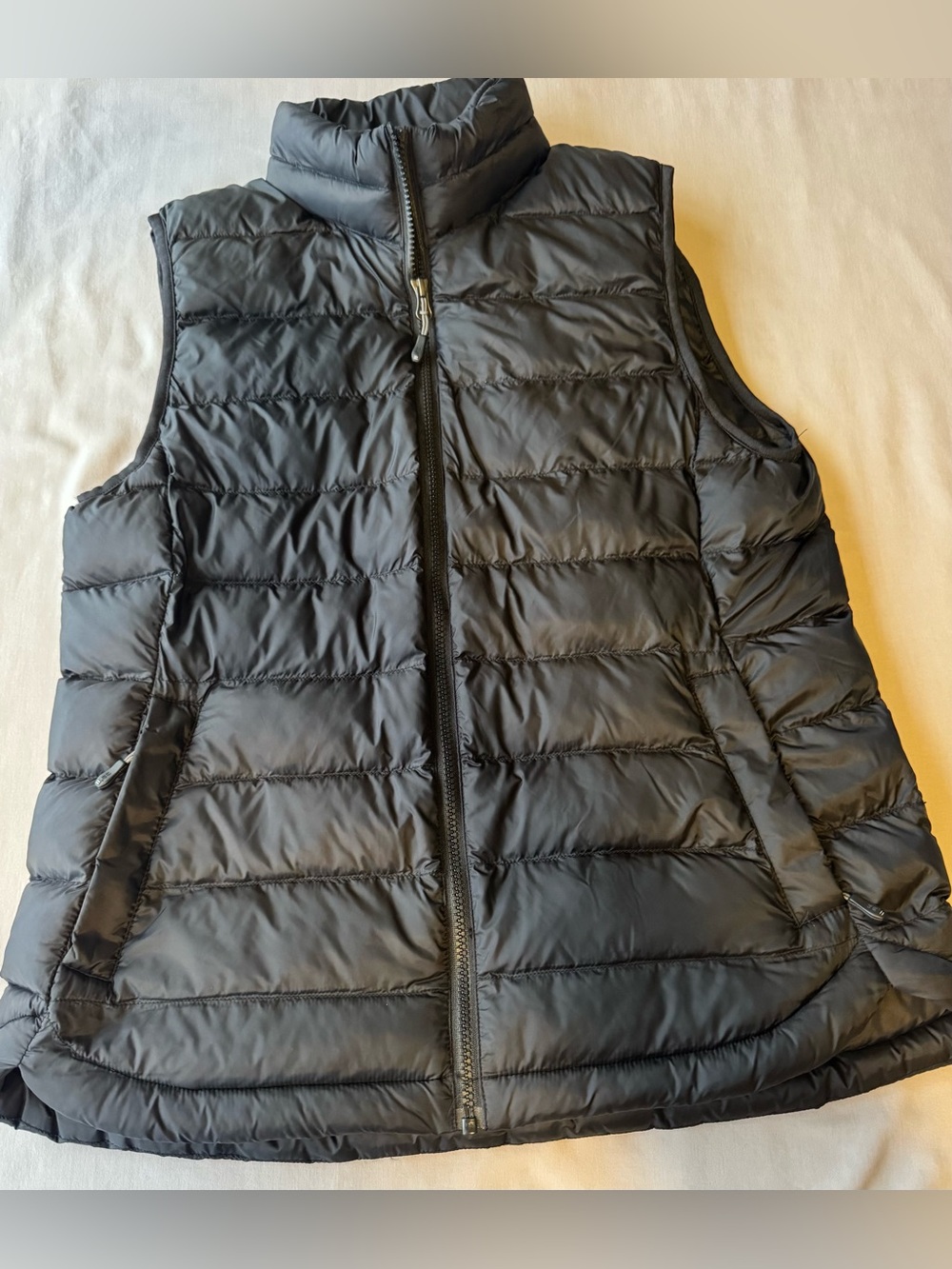 32 Degrees Women’s Black Quilted Puffer Vest Full Zip Pockets Size Medium.